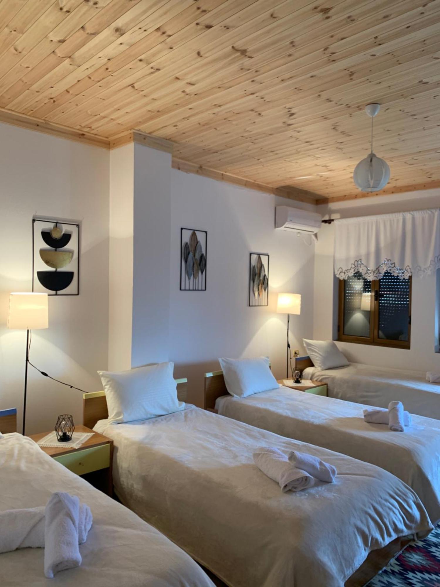 Stonetale Garden Guesthouse Gjirokastër Eksteriør bilde
